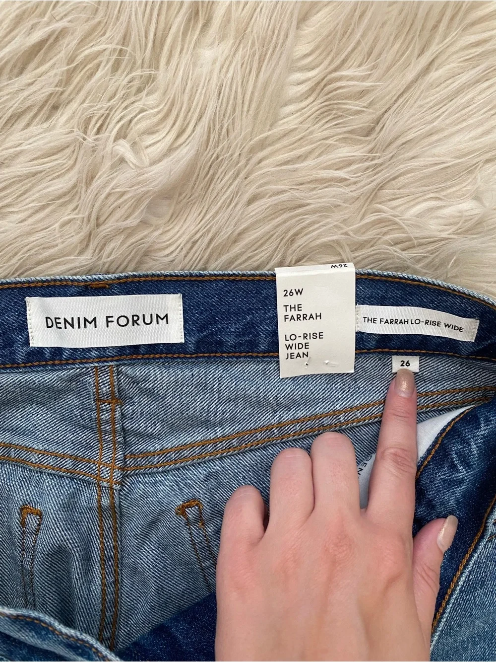 Aritzia Denim Forum The Farrah Lo-Rise Wide Jean 5 Yrs Kiss N Tell Bleu 26